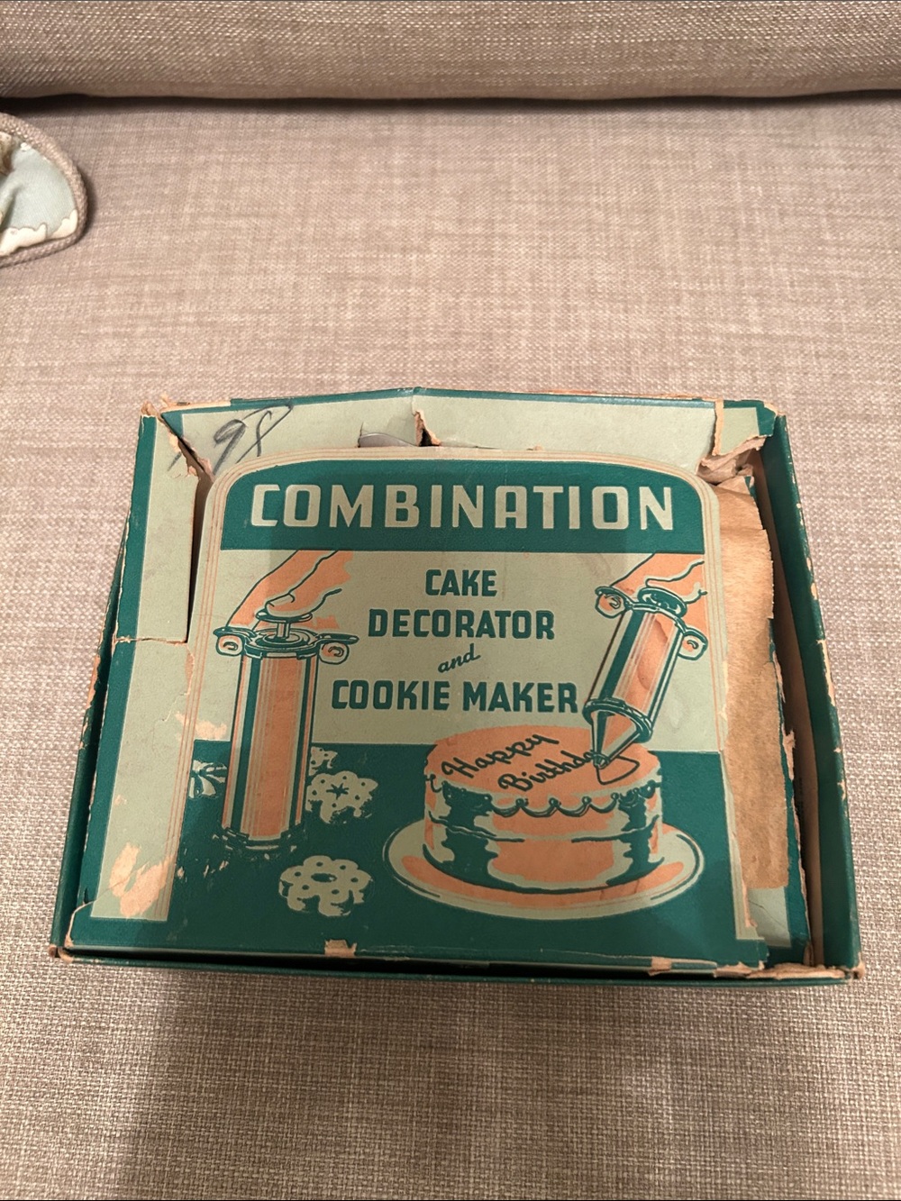Combination Cake Decorator and Cookie Maker -Vintage
Zachman & Company